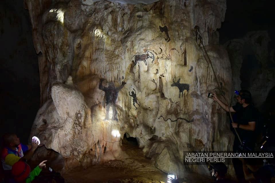 so cool! 10,000-year-old fossils, skeletons and drawings found in perlis