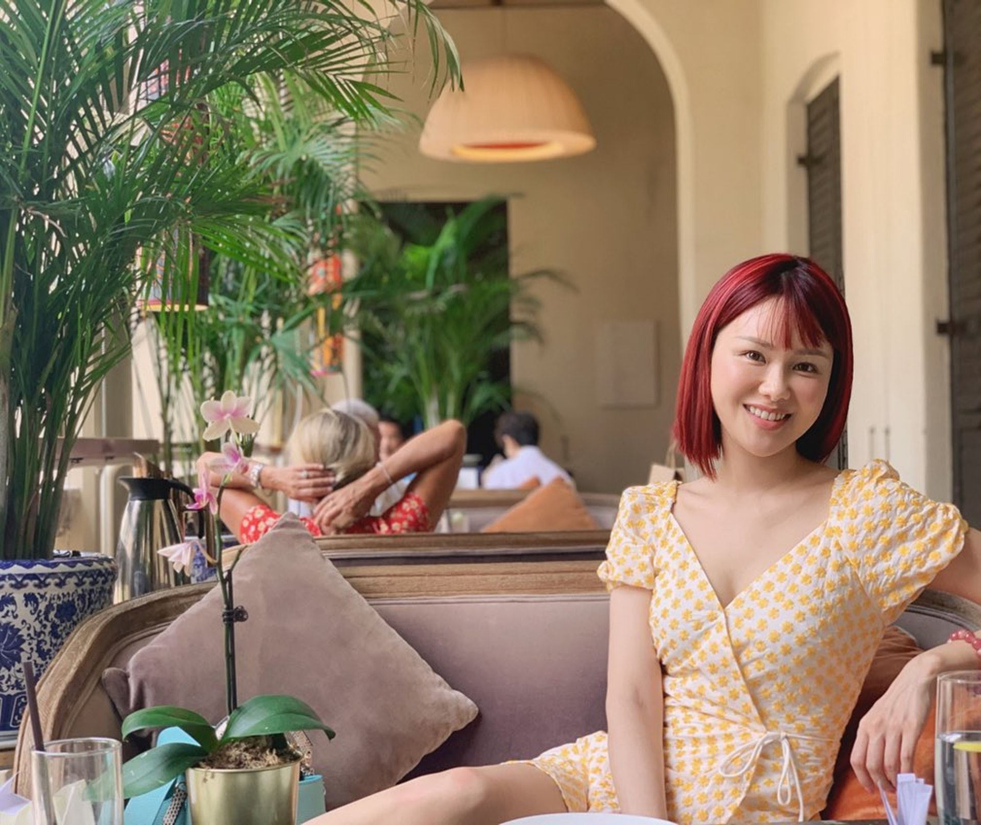 《我家无难事》第六次演有钱女❗️刘思希真的来自富裕家庭❗️自己也投资茶林和医疗公司