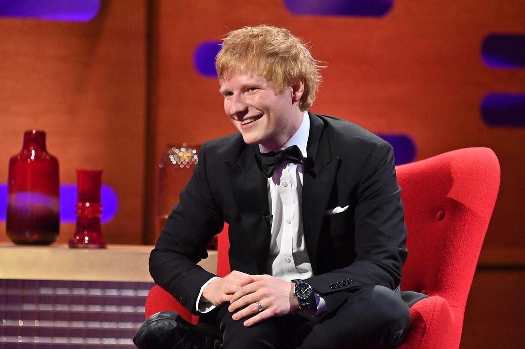 ed sheeran sah positif covid-19, jalani kuarantin di rumah