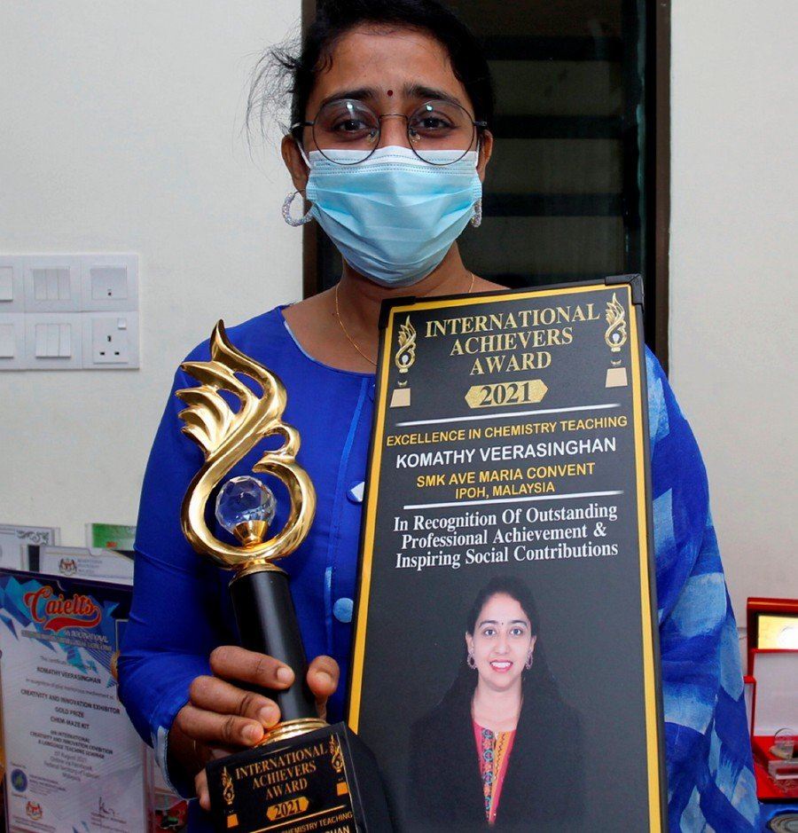 chemistry teacher, v. komathy wins global teacher award 2021