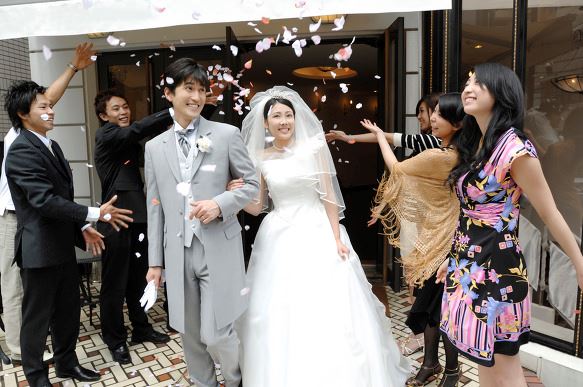 trend upah tetamu palsu datang majlis perkahwinan makin popular di korea selatan