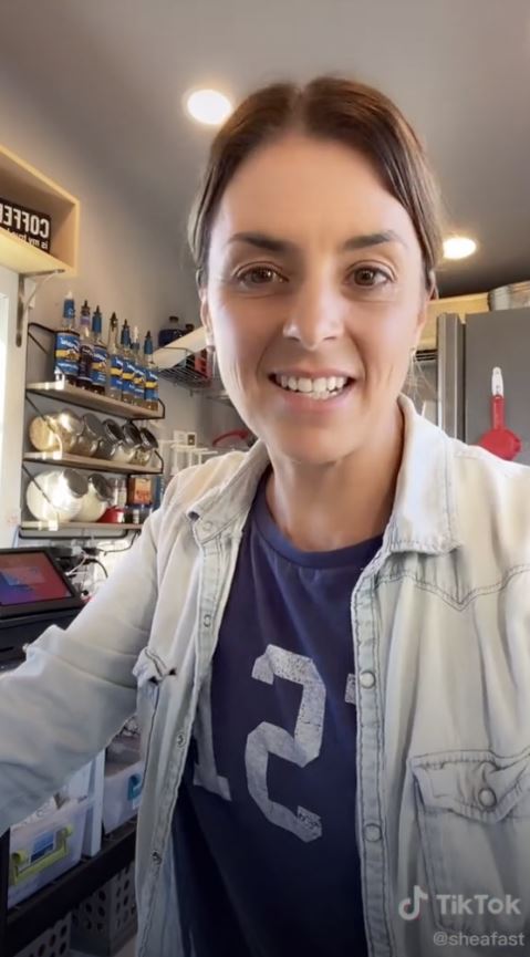 cakap pasal kerusi, facebook keluar iklan kerusi? wanita ini dakwa diintip fb