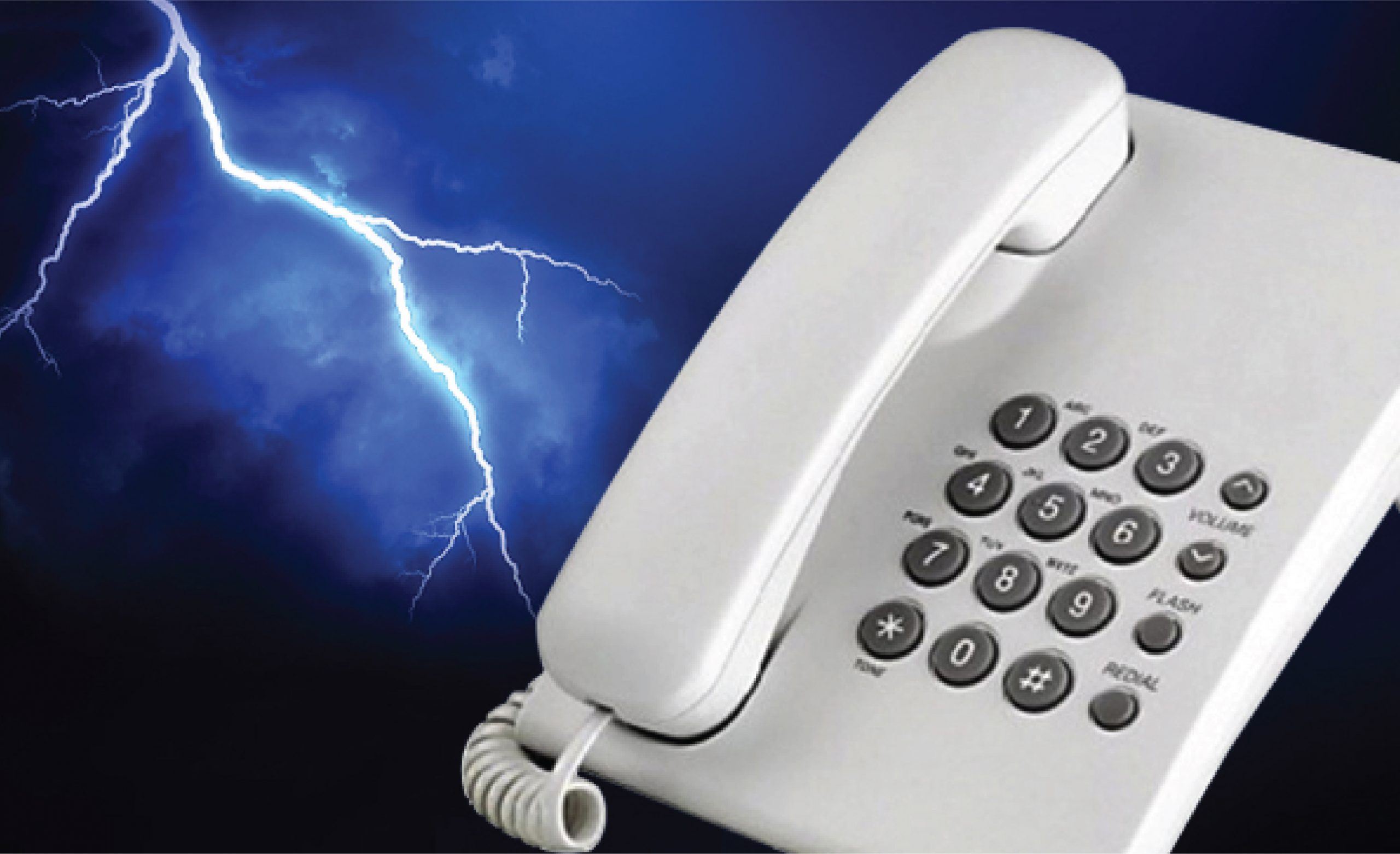 betul ke tak boleh guna telefon masa kilat sebab takut disambar?