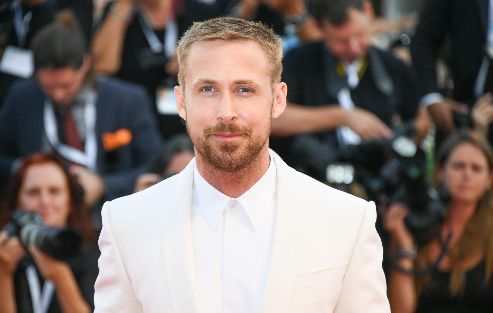 ryan gosling casts as ken in margot robbie’s barbie movie!