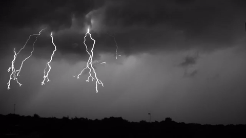 nampak kilat terus tutup telinga? anda hidap astraphobia