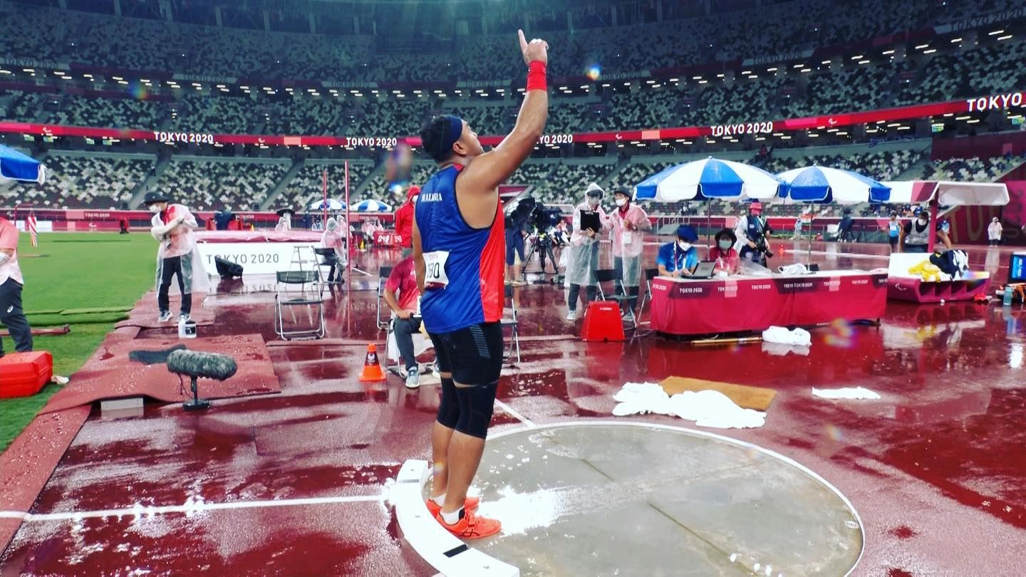 emas ziyad dirampas!