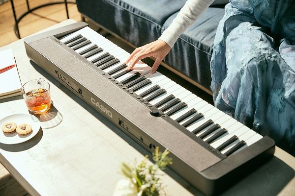 Three colour CASIO keyboard black