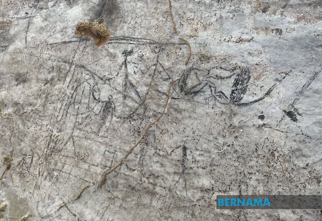 ancient paintings believed to be from neolithic era found in gua kanthan perak!
