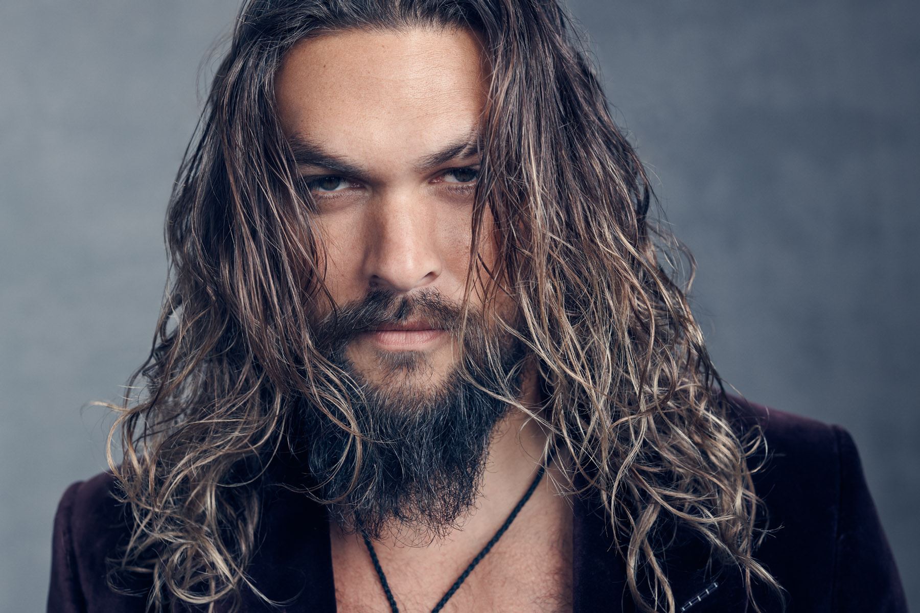 peminat adiwira teruja jason momoa dedah kostum baharu ‘aquaman’, penampilan berbeza lebih ‘garang’