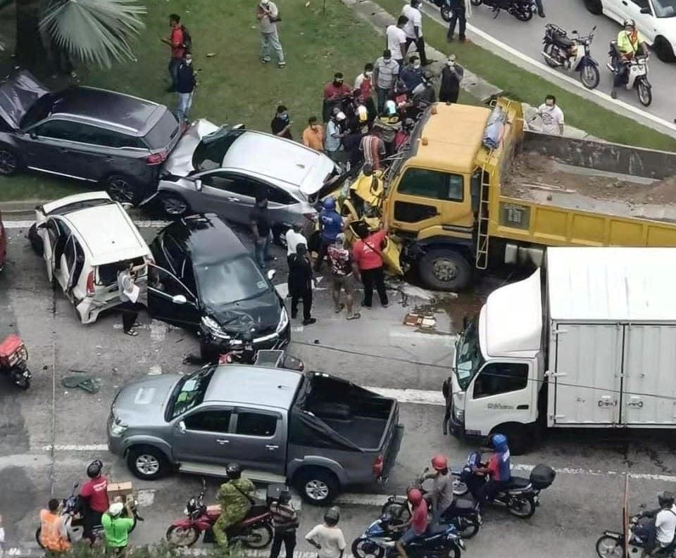 lorry driver behind 6-vehicle pile up on jalan ipoh tests positive for drugs