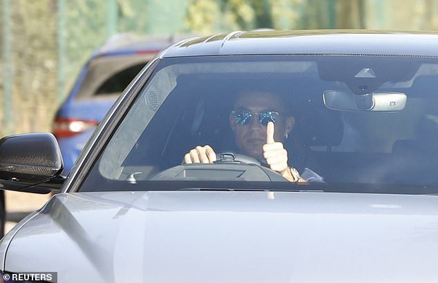 ronaldo bawa kereta mewah bernilai rm972,000 ke latihan manchester united dengan penuh karisma