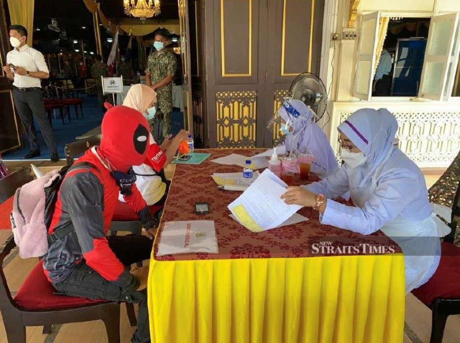 kelantan’s deadpool gets first covid-19 vaccine jab