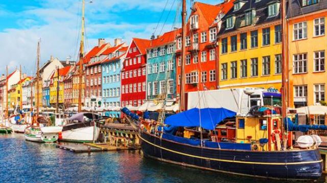 denmark mansuh semua sekatan covid-19 selepas kejayaan vaksinasi