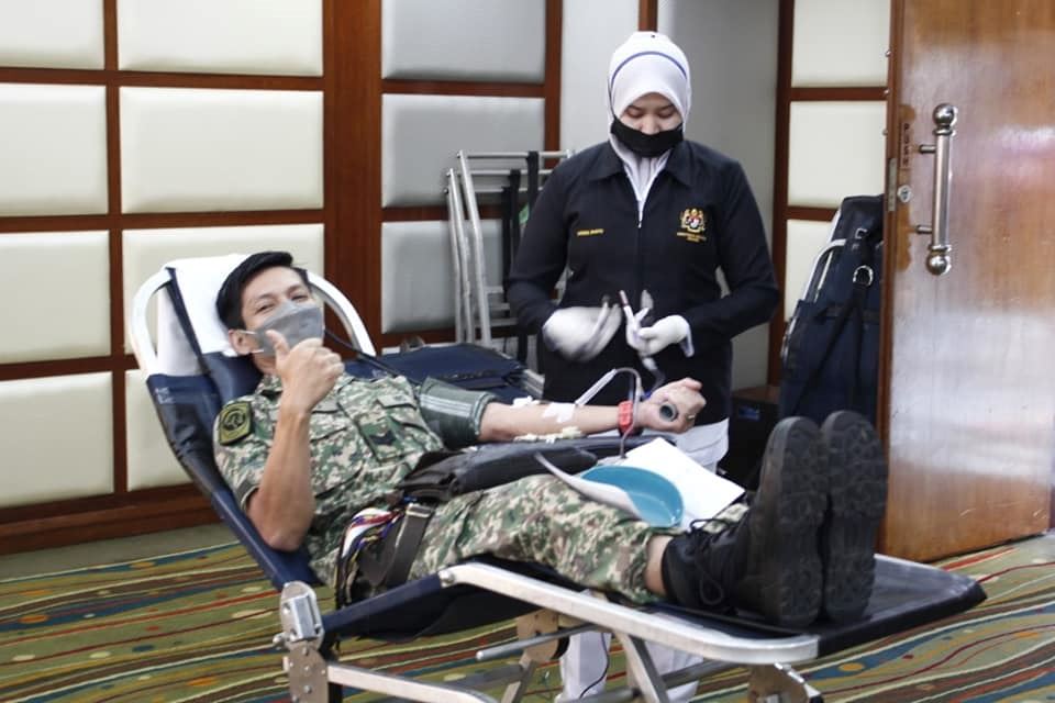 avoid donating blood 7 days after covid-19 vaccination!