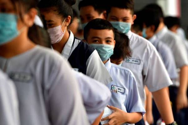 baju sekolah dah sendat? jangan risau, boleh pakai baju sesuai