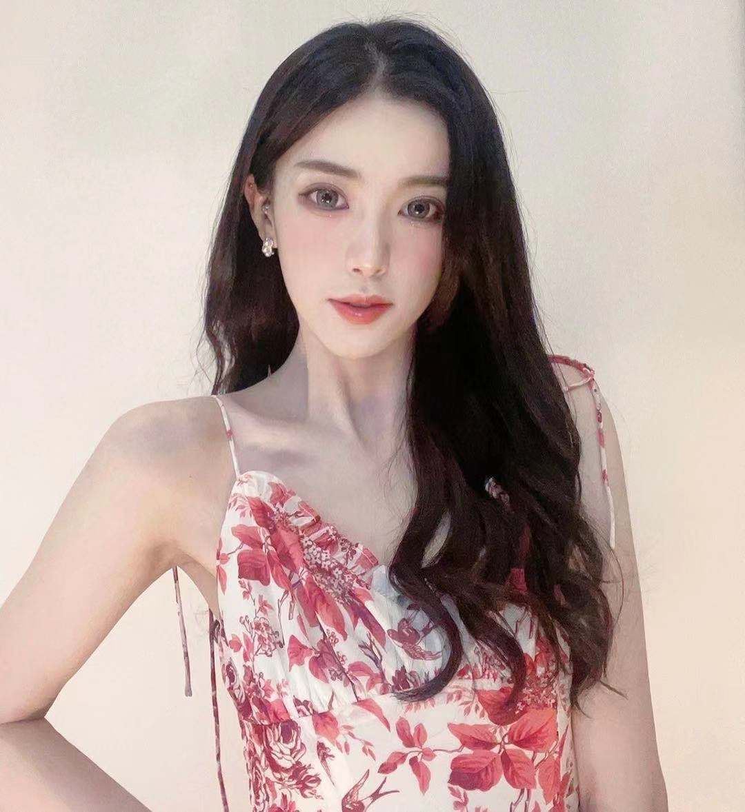 从这6件事就可以看出女生是否喜欢你！没事就爱撩头发？