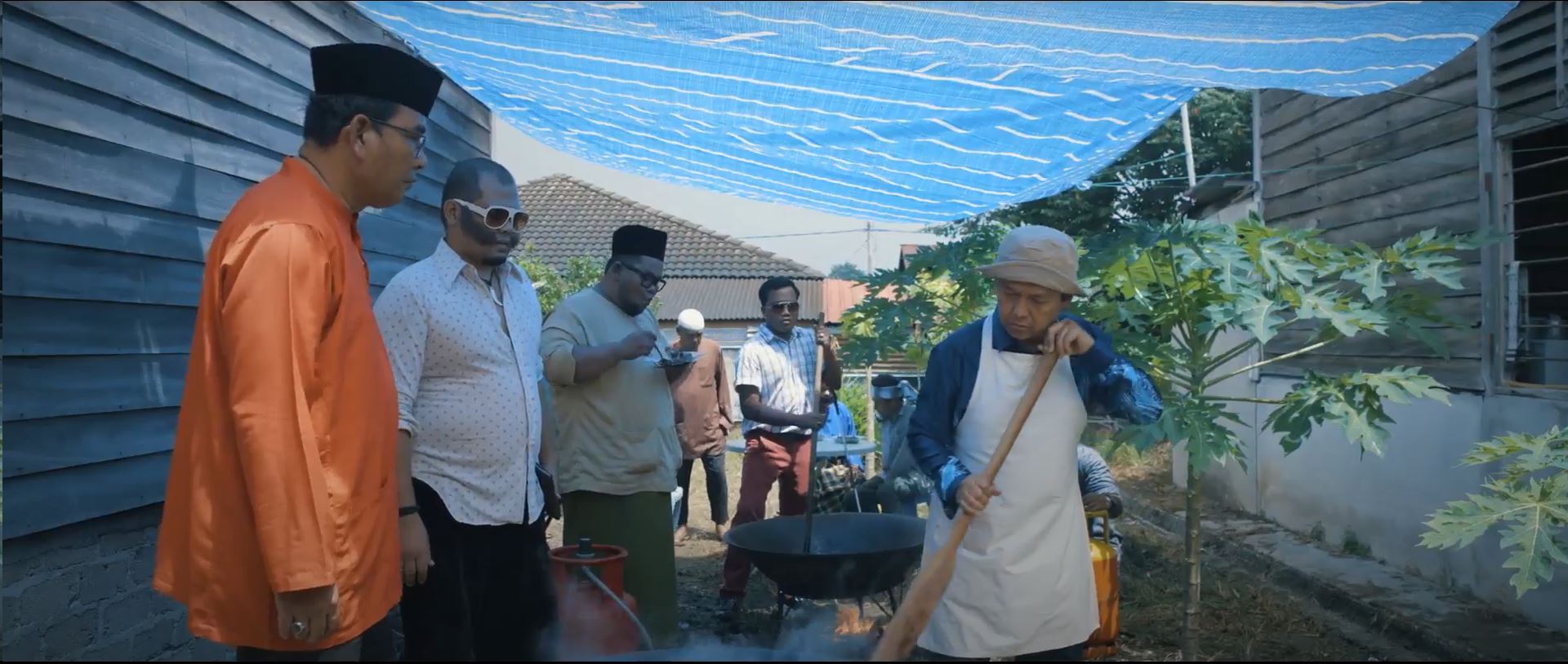 gelagat kampong pisang kembali dalam filem pendek sempena hari malaysia!