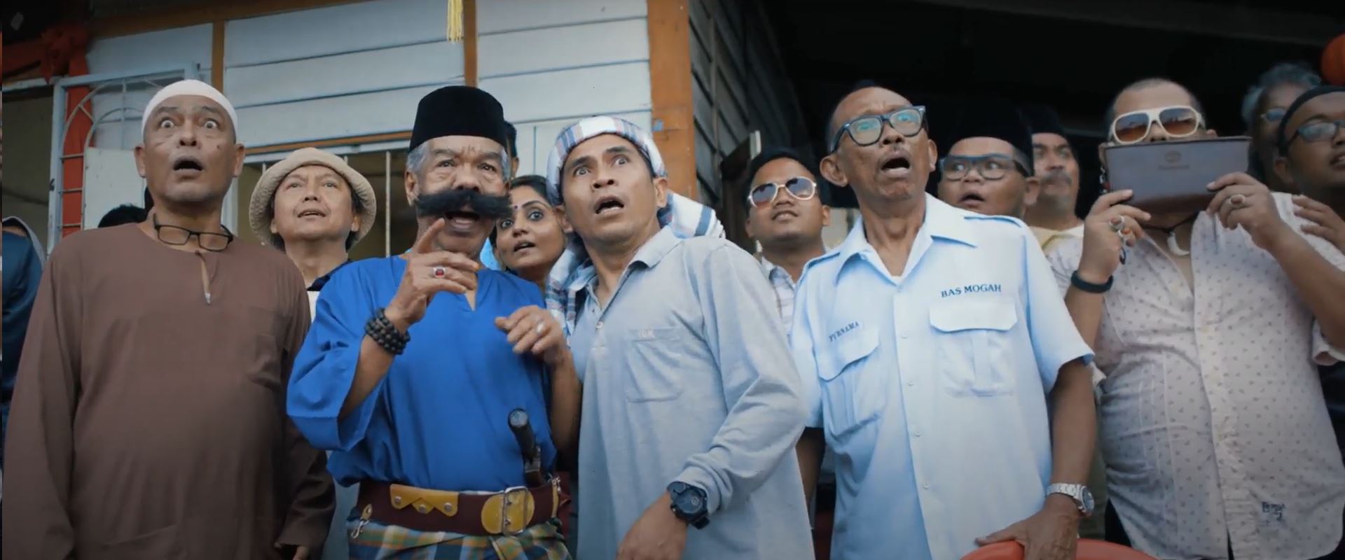 gelagat kampong pisang kembali dalam filem pendek sempena hari malaysia!