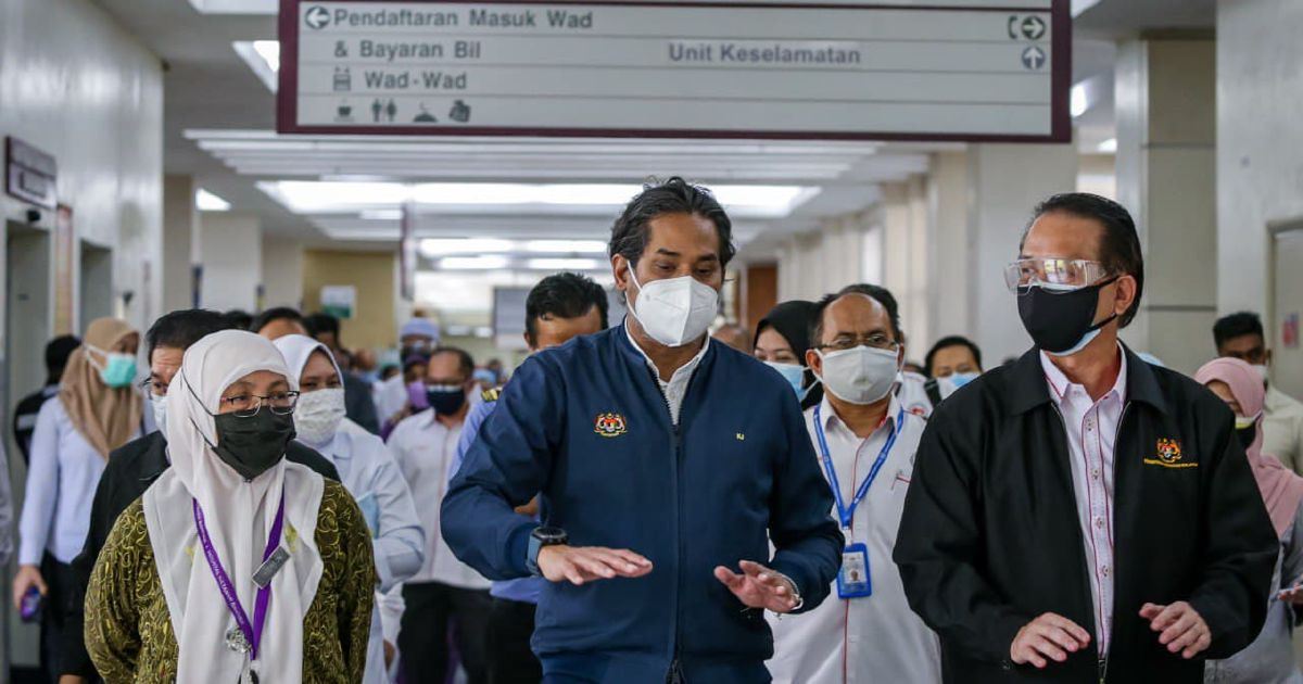 pemberian dos penggalak vaksin covid-19 untuk individu berisiko dan golongan rentan dijangka bermula oktober