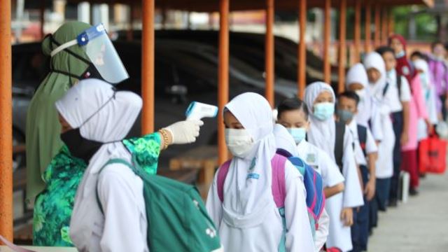 unvaccinated students will still be allowed entry into school