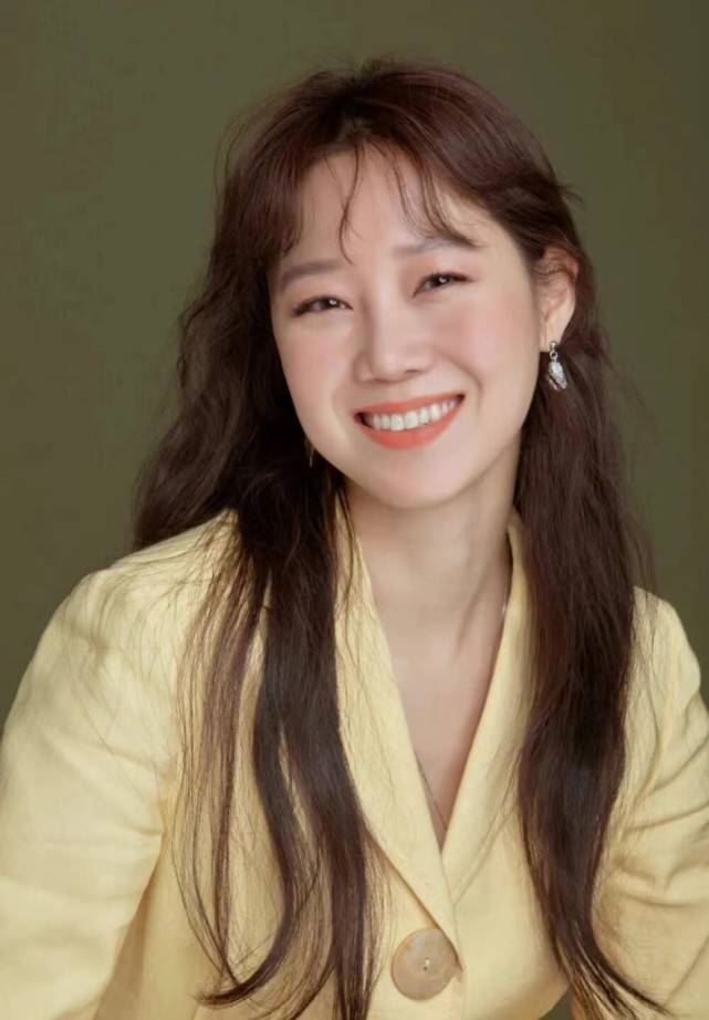 【娱乐】孔晓振刚接捧花即被爆将结婚？是真的好事将近了吗？ 