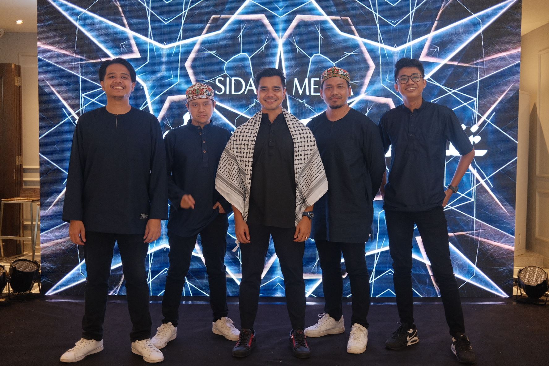 alif satar & the locos tak serik berkolaborasi bersama raihan, kembali dengan karya-karya unggul nasyid