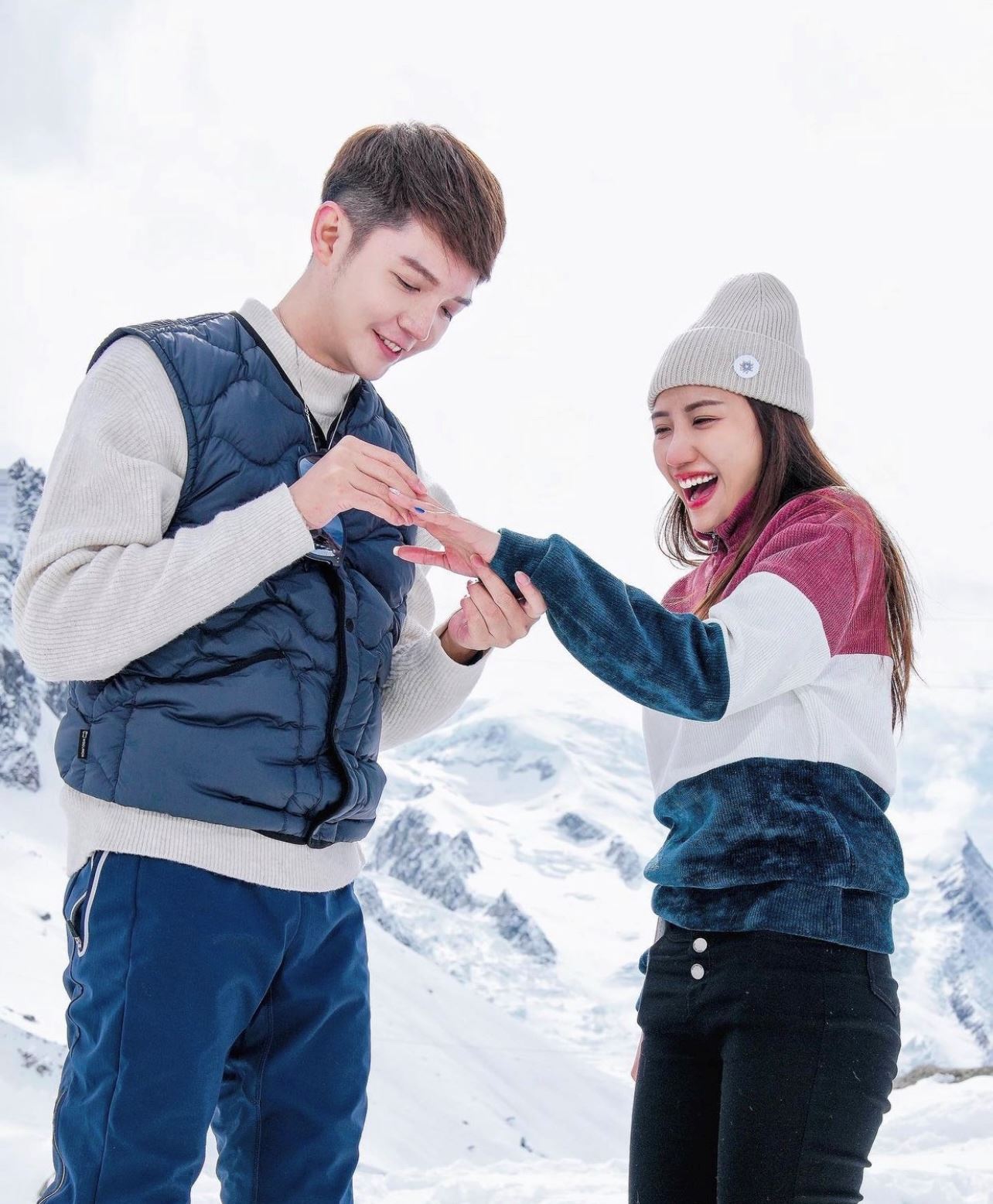 【娱乐】朱浩仁兴奋发文：she said yes！恭喜朱浩仁向gladish求婚成功啊！