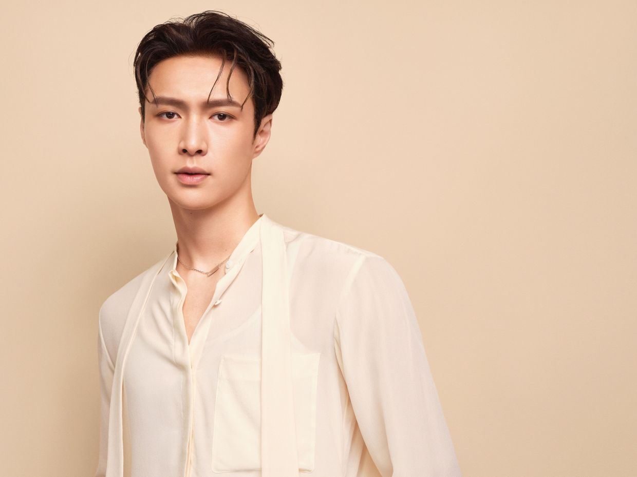 exo出道十周年❗️张艺兴宣布与sm合约到期：成员需要，lay一定会在❤️