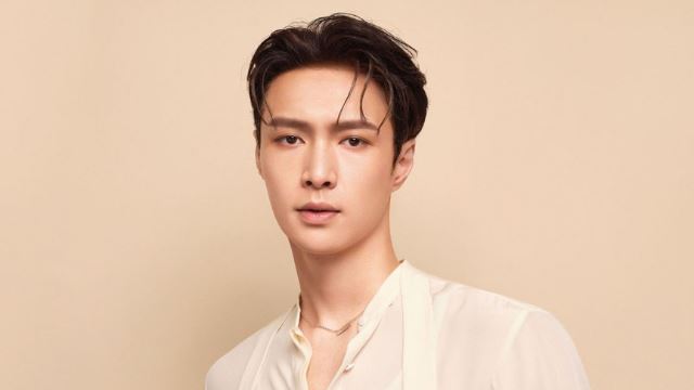lay exo sah tinggalkan sm entertainment