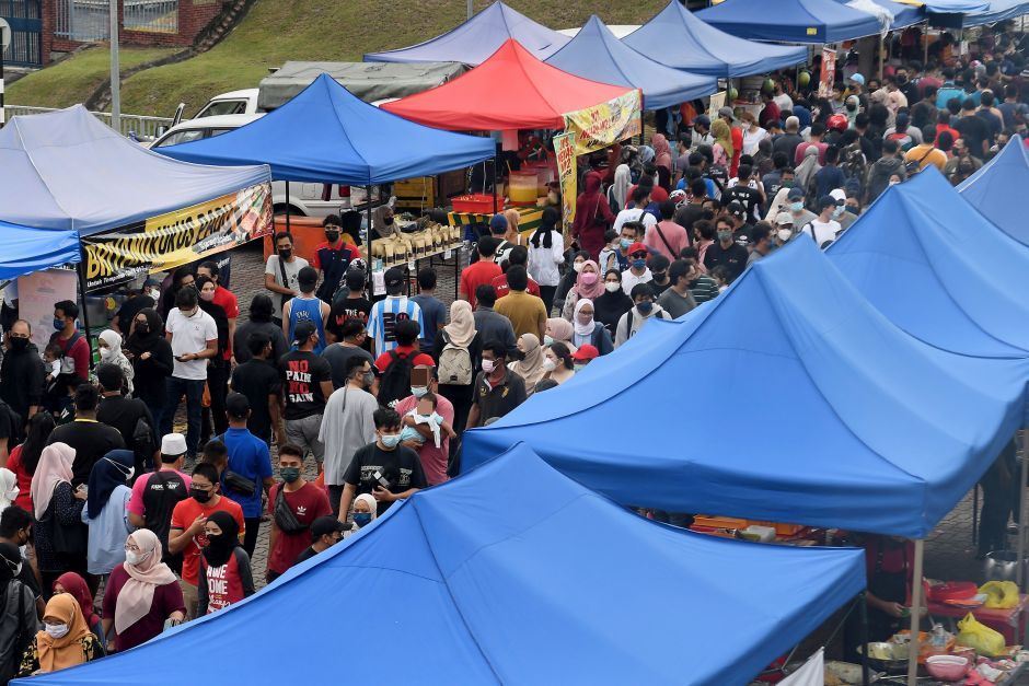 melaka to ban children at bazaar ramadan starting next week