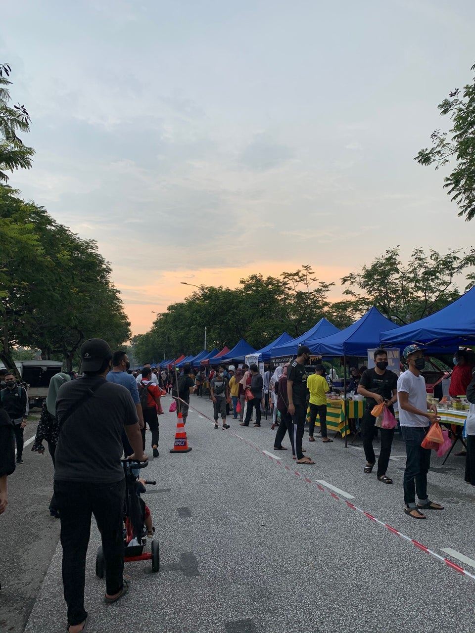 10 ramadan bazaars around selangor that you can visit this bulan puasa!