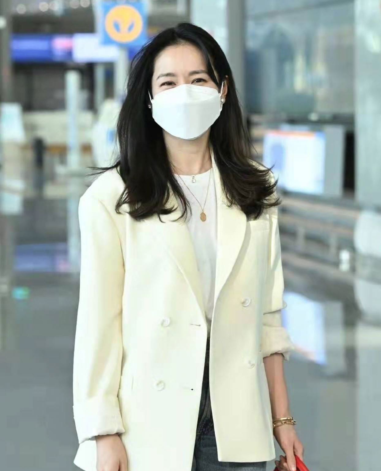 【娱乐】玄彬孙艺珍夫妻装现身机场！两人决定赴美度蜜月重温定情之地！ 