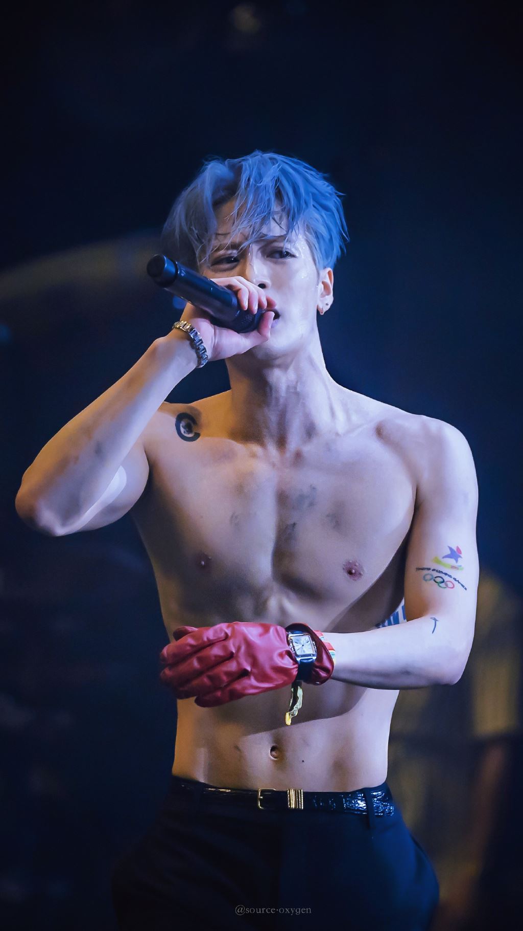 【娱乐】王嘉尔科切尔音乐节首秀简直杀疯了！超燃表演直冲推特全球趋势第一！ 