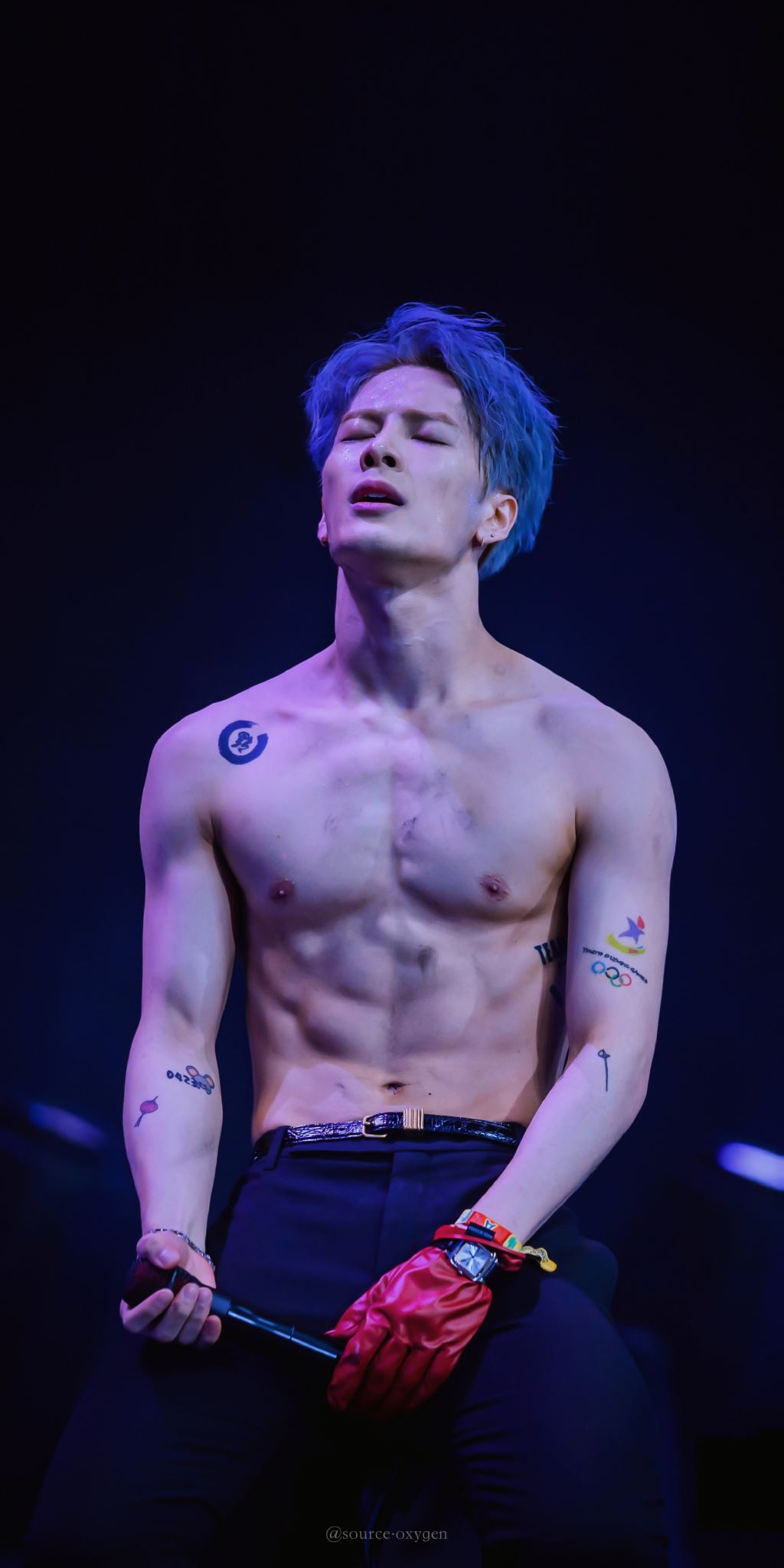 【娱乐】王嘉尔科切尔音乐节首秀简直杀疯了！超燃表演直冲推特全球趋势第一！ 