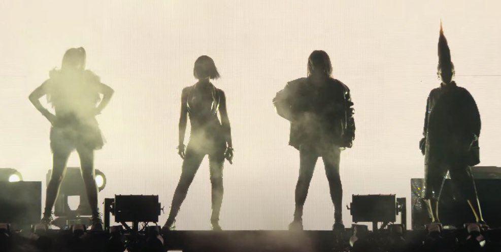 【娱乐】2ne1惊喜合体科切拉音乐节！粉丝激动落泪：拜托重启活动吧！ 