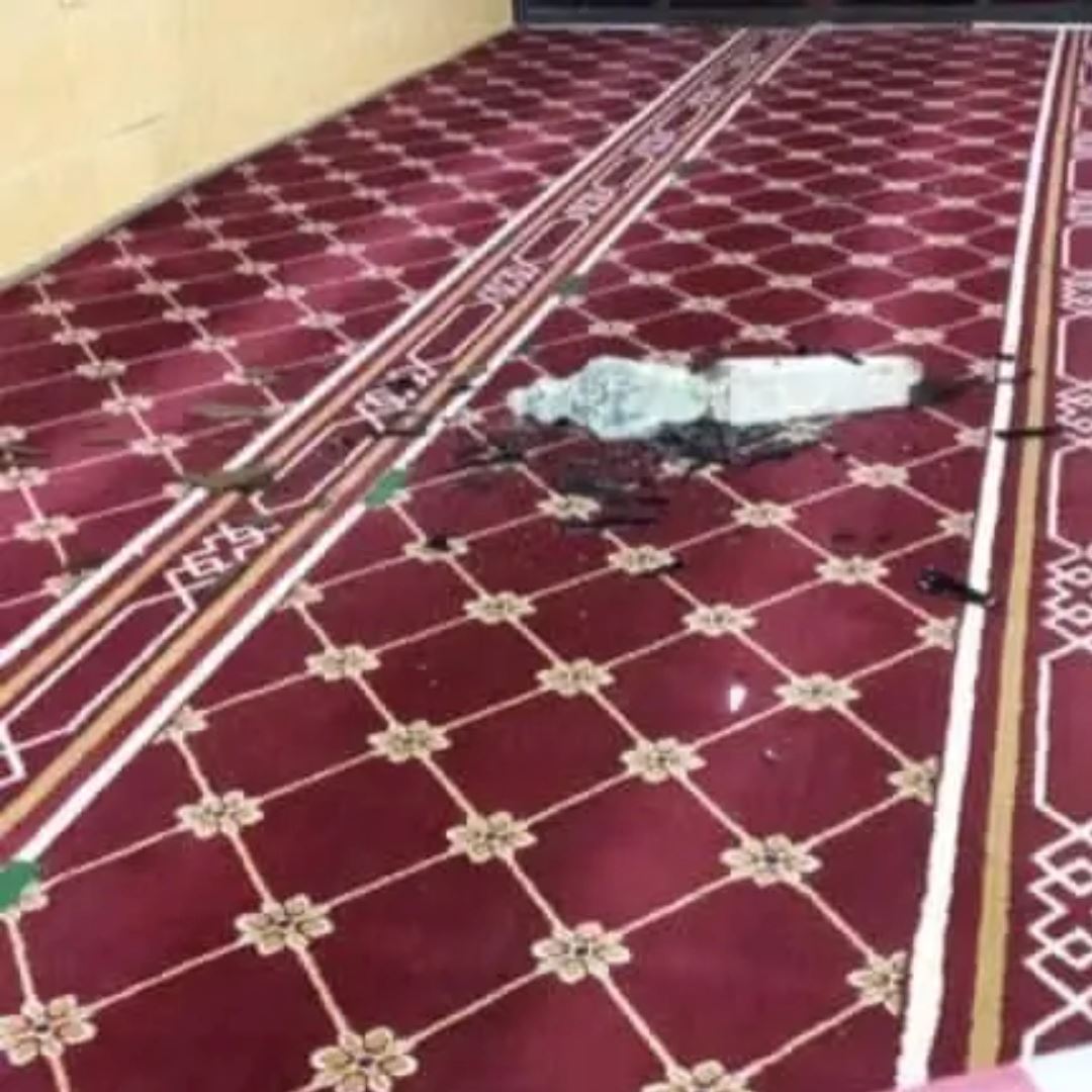 lelaki selamba pecah cermin tingkap masjid guna batu nisan, punca masih disiasat