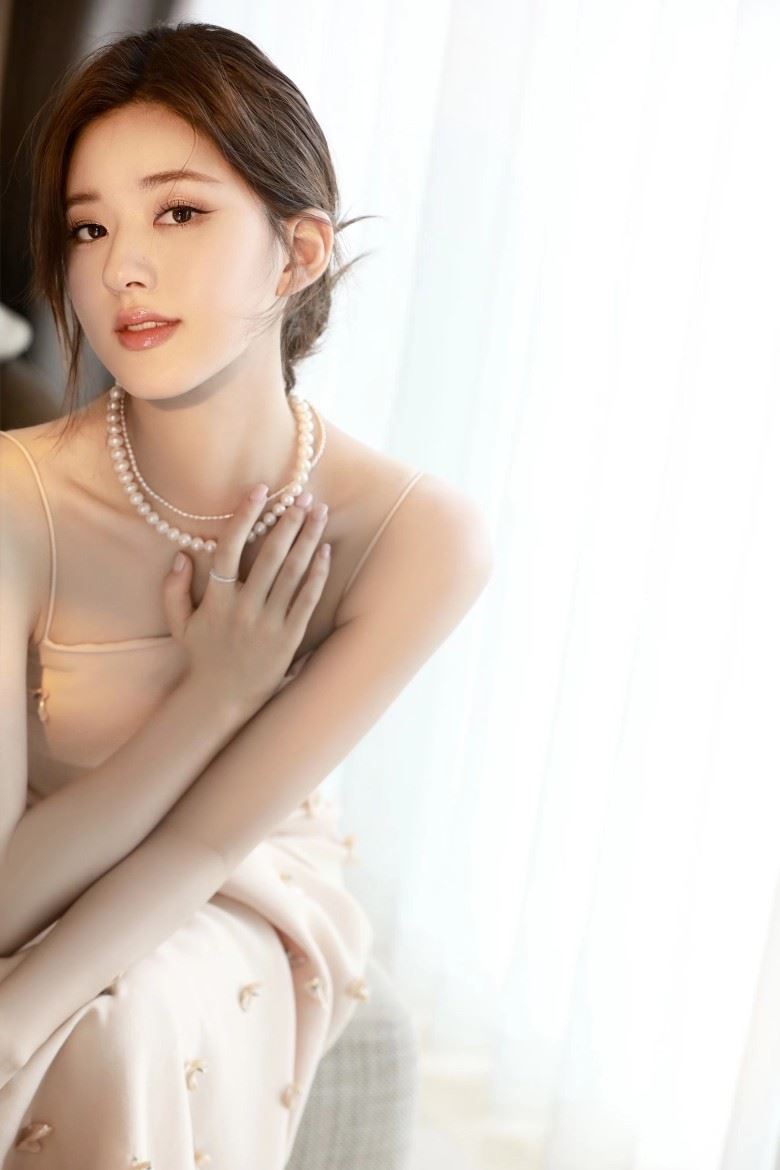 🤍赵露思被封「国民女神」❗️共有三部剧待播🔥中医版《机智医生》最让人期待