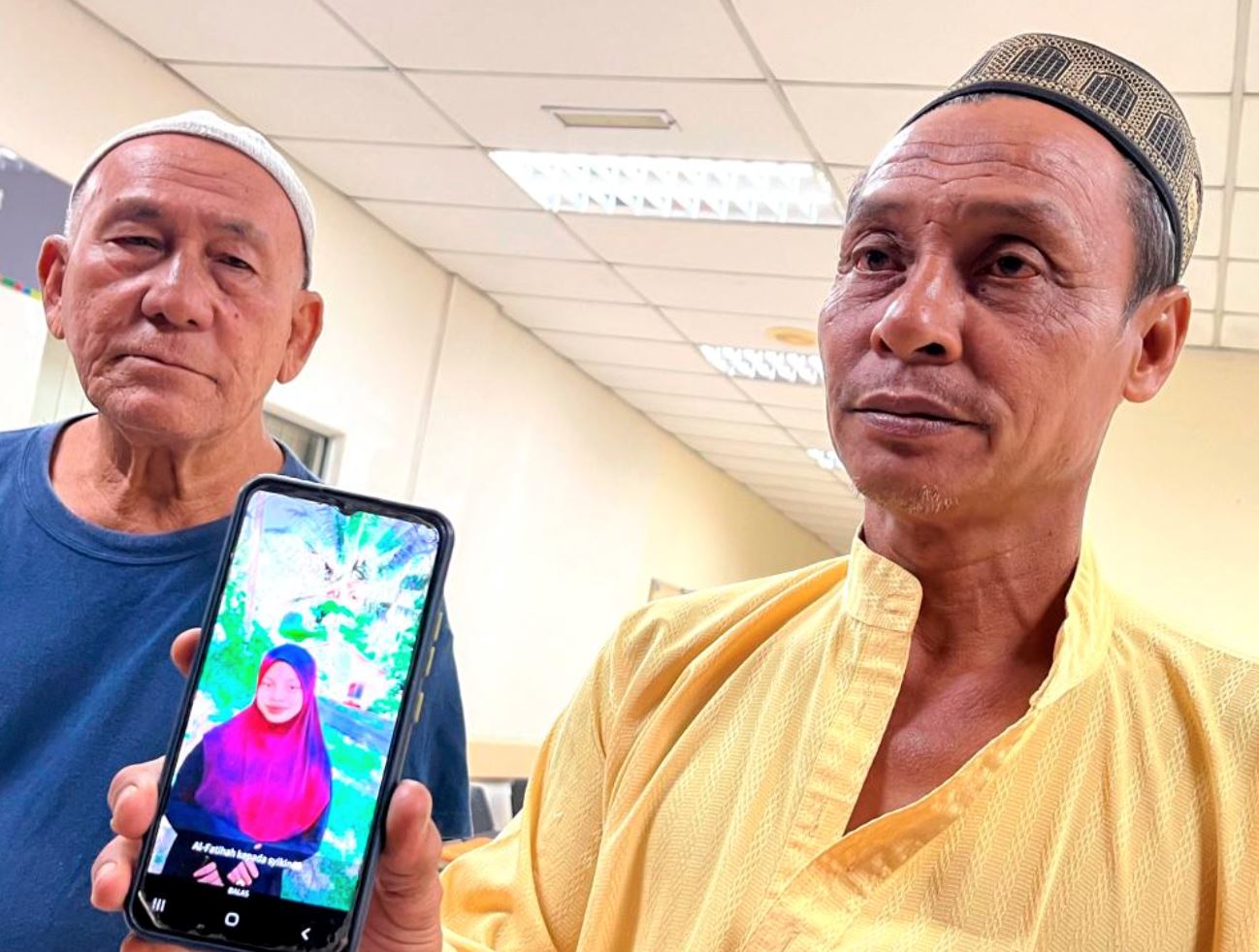 teen in kelantan dies after she was struck by lightning while playing with her phone in bed