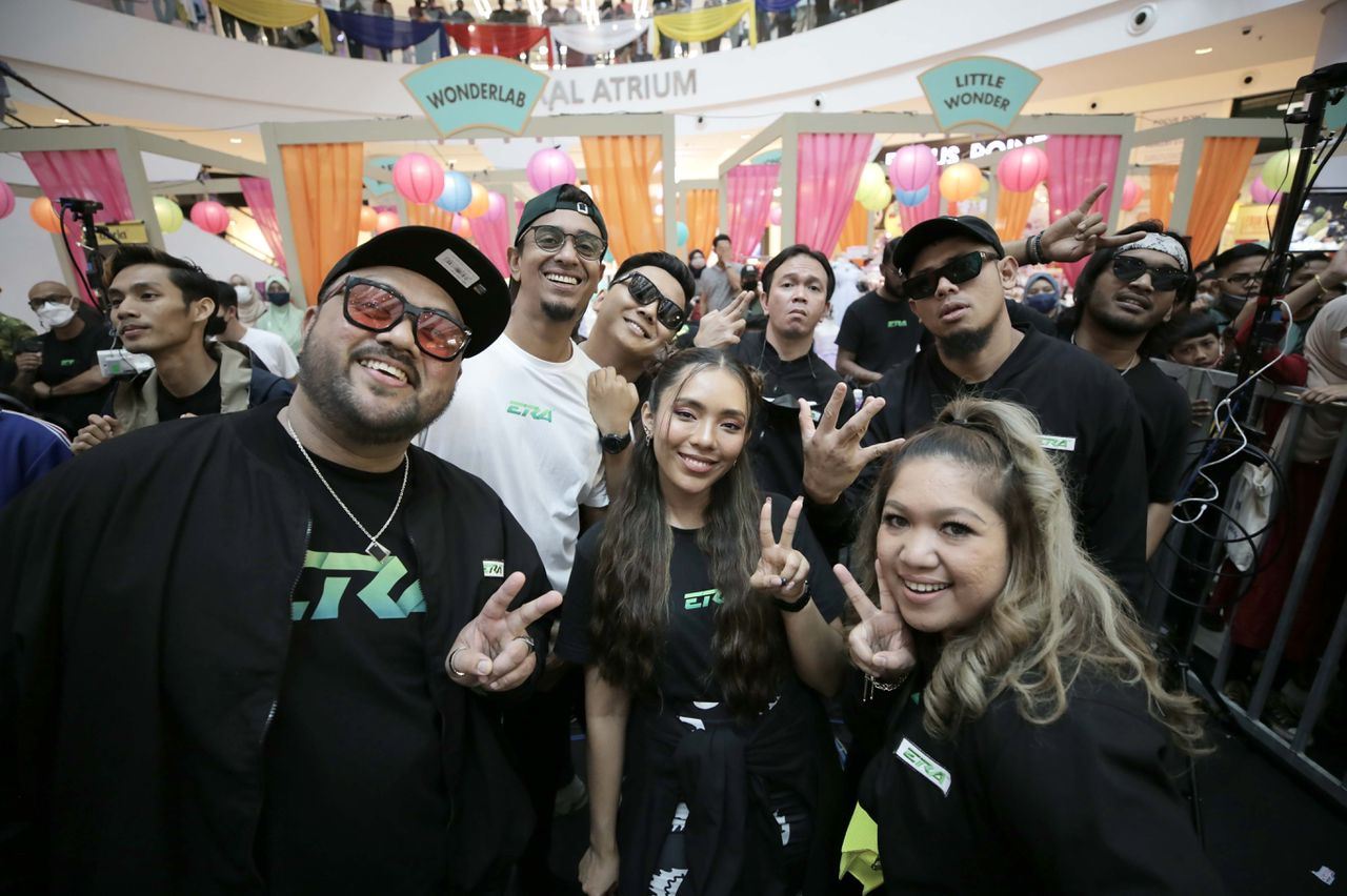 penonton di touera alor setar sanggup berdiri lebih 5 jam dan berakhir meriah