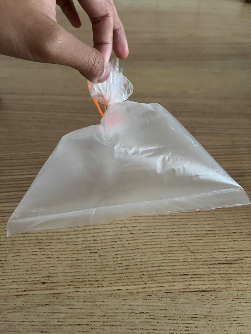 man sells “billie eilish’s breath” which he collected at her concert in singapore for rm48,000!