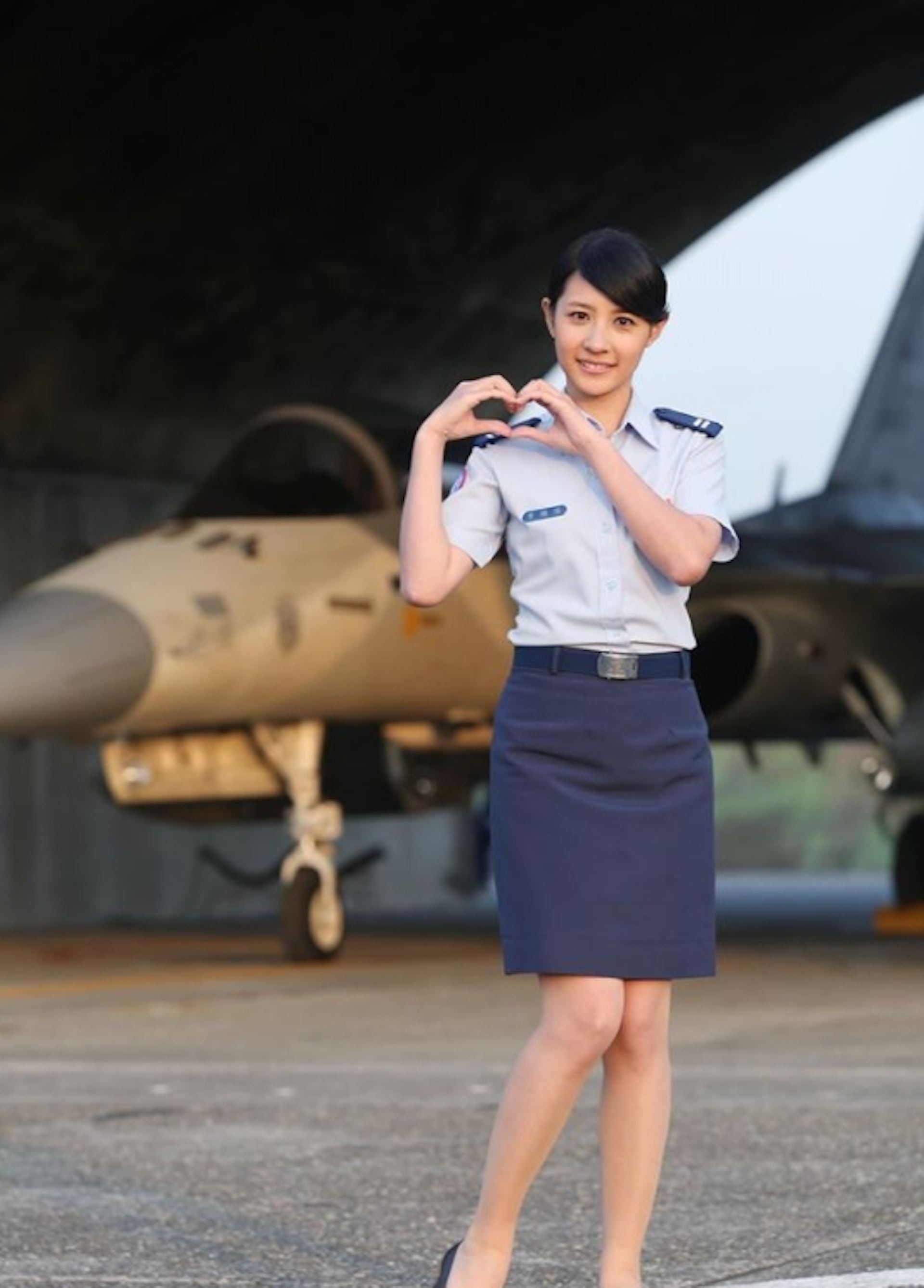 🙏台版《太阳的后裔》31岁空军女主播病逝❗️网友不舍：怎么会那么突然