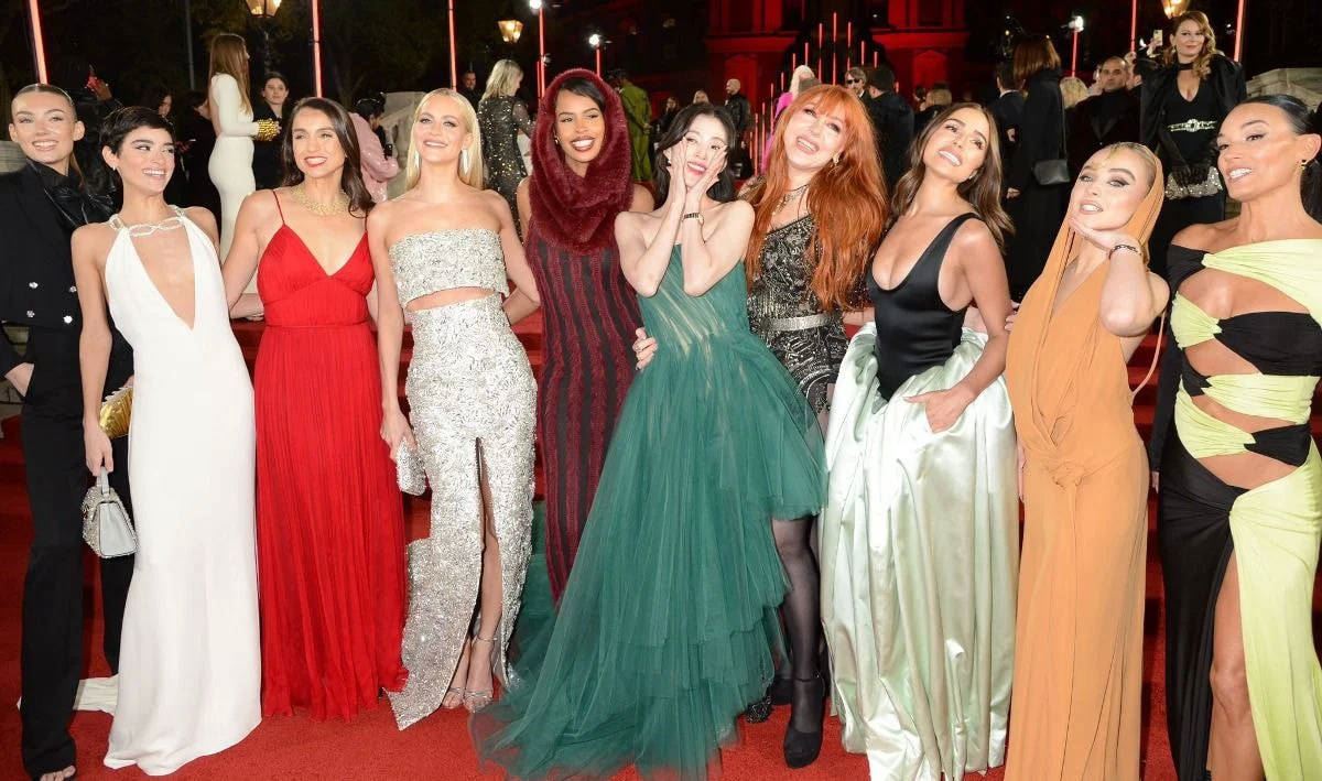 韩韶禧合照闯祸？凹造型摆pose被批心机！