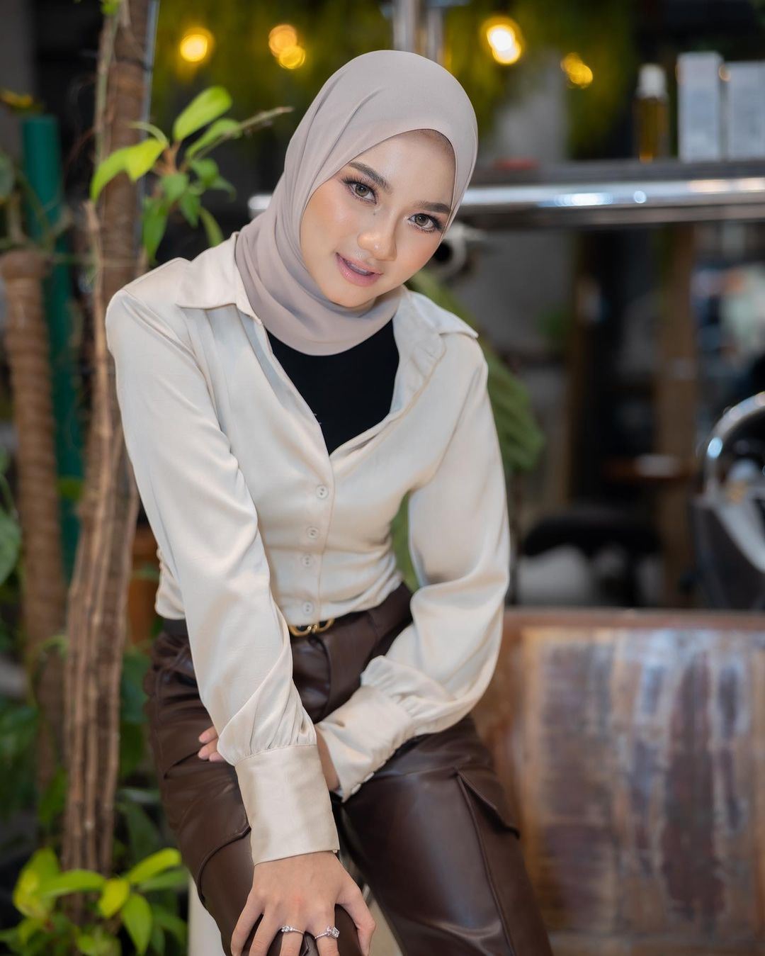 kain dipijak sherry, gelagat hawa rizwana dipuji comel [video]