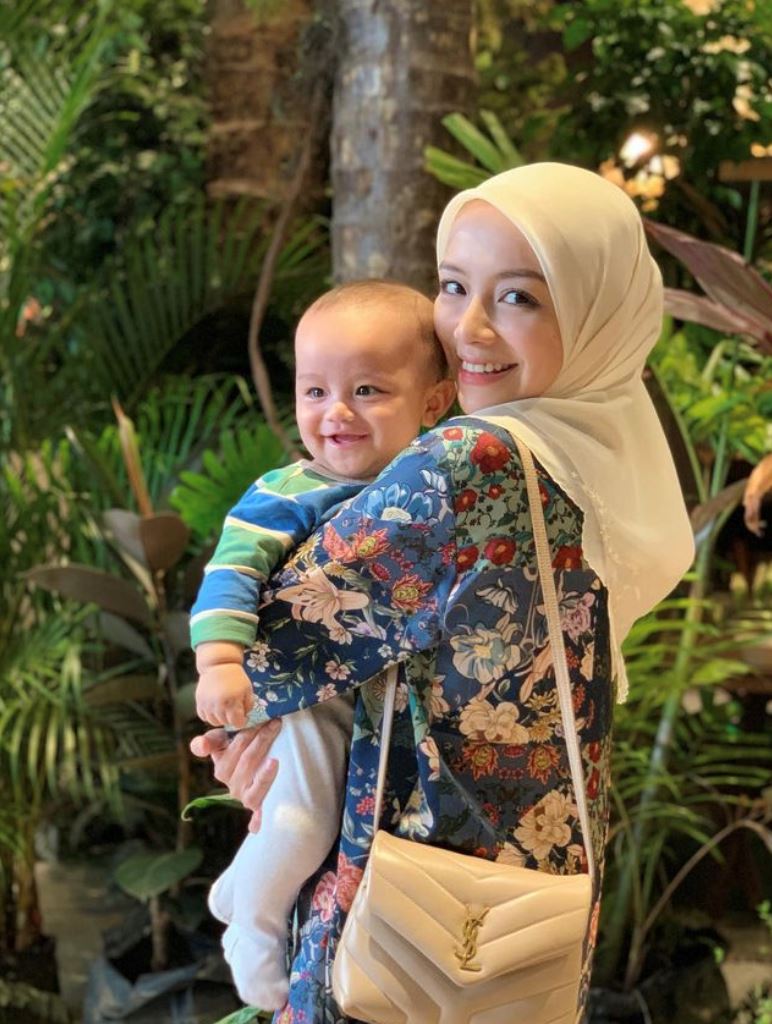 walau berstatus isteri dan ibu, mira filzah terbuka lakon apa jua watak