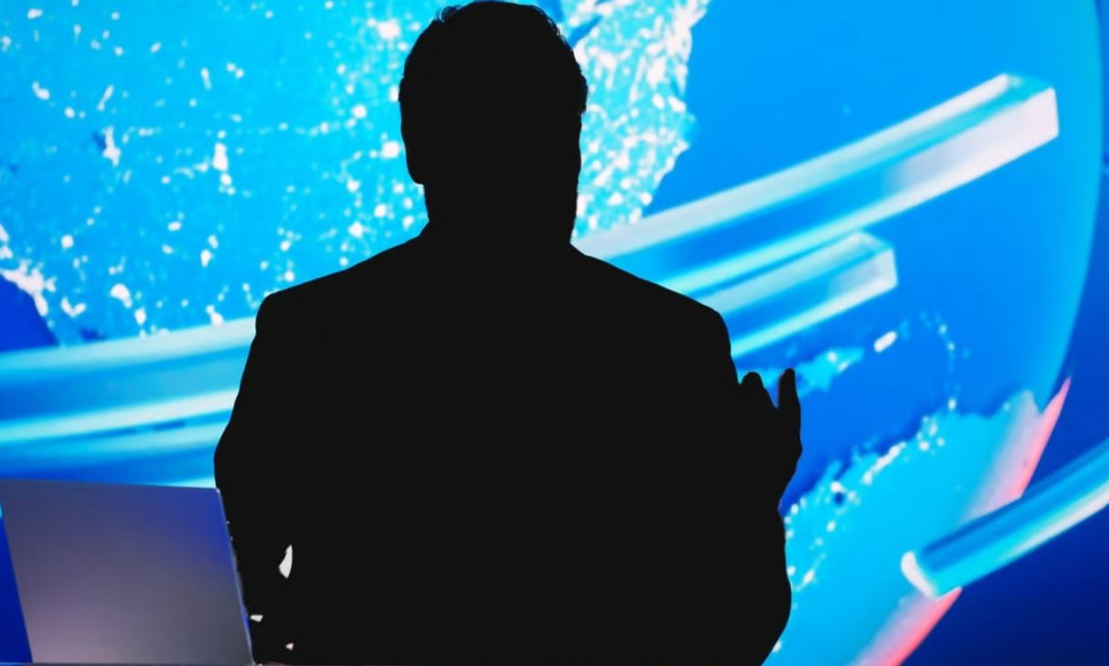 woman pretends to be her friend’s boyfriend for 12 years, receives over rm1.2 million from the love scam