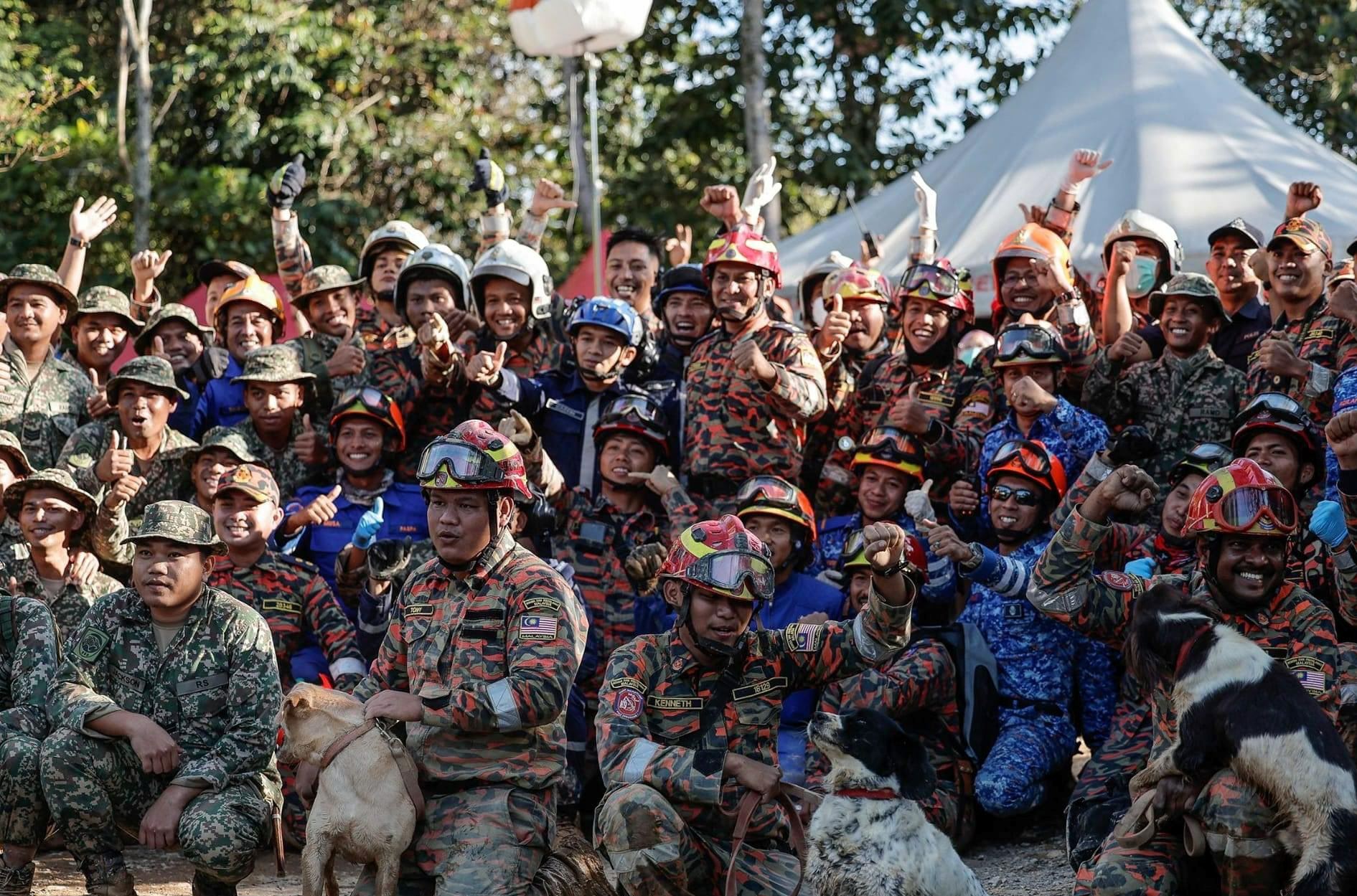 malaysians took to social media to thank rescuers for their hard work during batang kali landslide sar operation