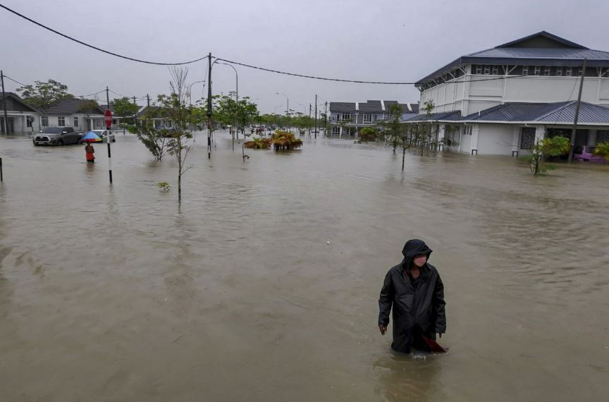 number of flood evacuees in kelantan, terengganu and sabah drops as flood situation improves