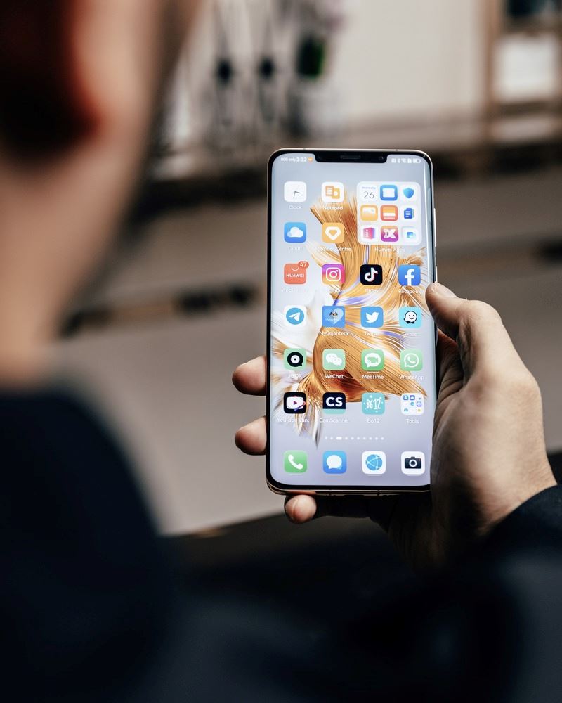 HUAWEI Mate50 Pro smartphone screen