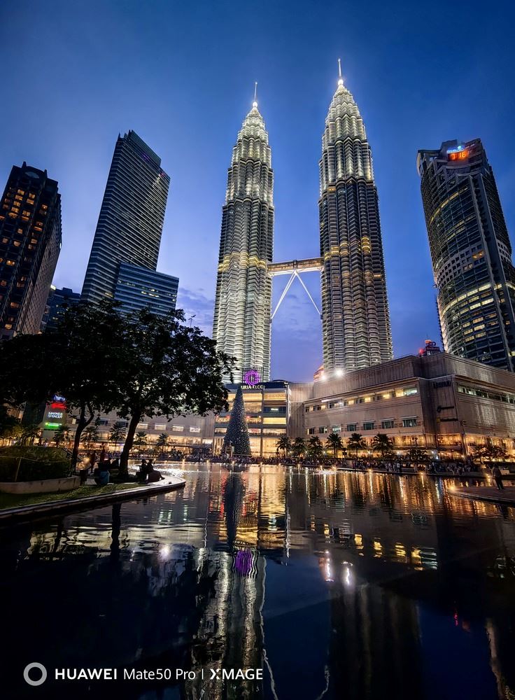 Night view of KLCC Twin Towers
