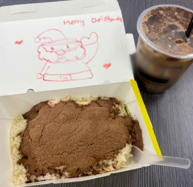 customer asks for extra milo powder in his drink but got milo powder on his fried rice instead!